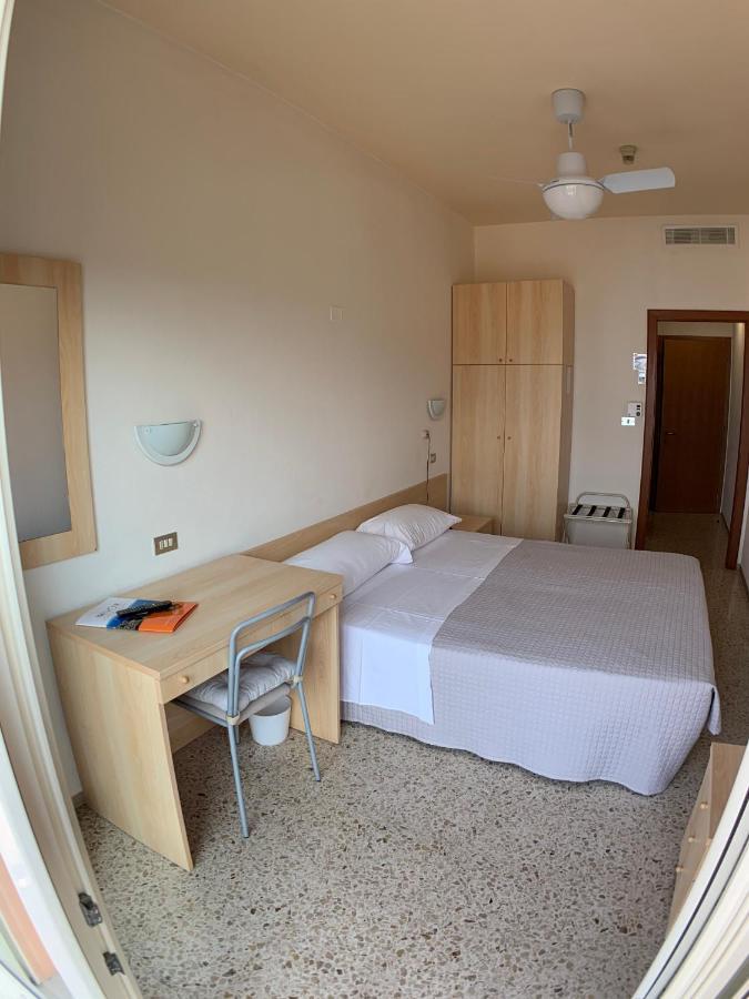Hotel Sorriso เบรนโซเน ซูล การ์ดา ภายนอก รูปภาพ