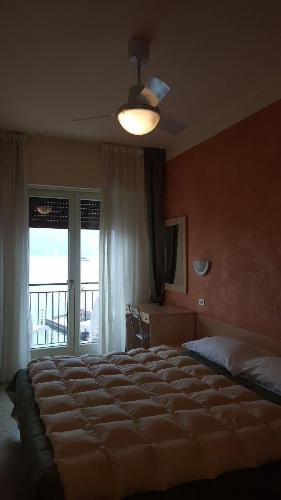 Hotel Sorriso เบรนโซเน ซูล การ์ดา ภายนอก รูปภาพ