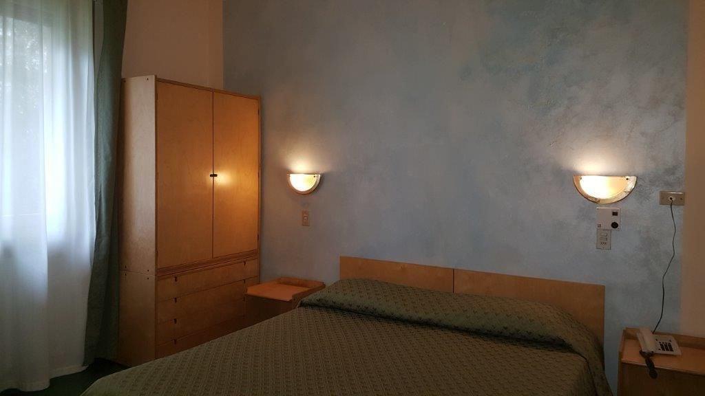 Hotel Sorriso เบรนโซเน ซูล การ์ดา ภายนอก รูปภาพ