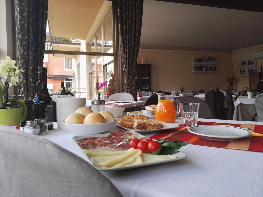 Hotel Sorriso เบรนโซเน ซูล การ์ดา ภายนอก รูปภาพ