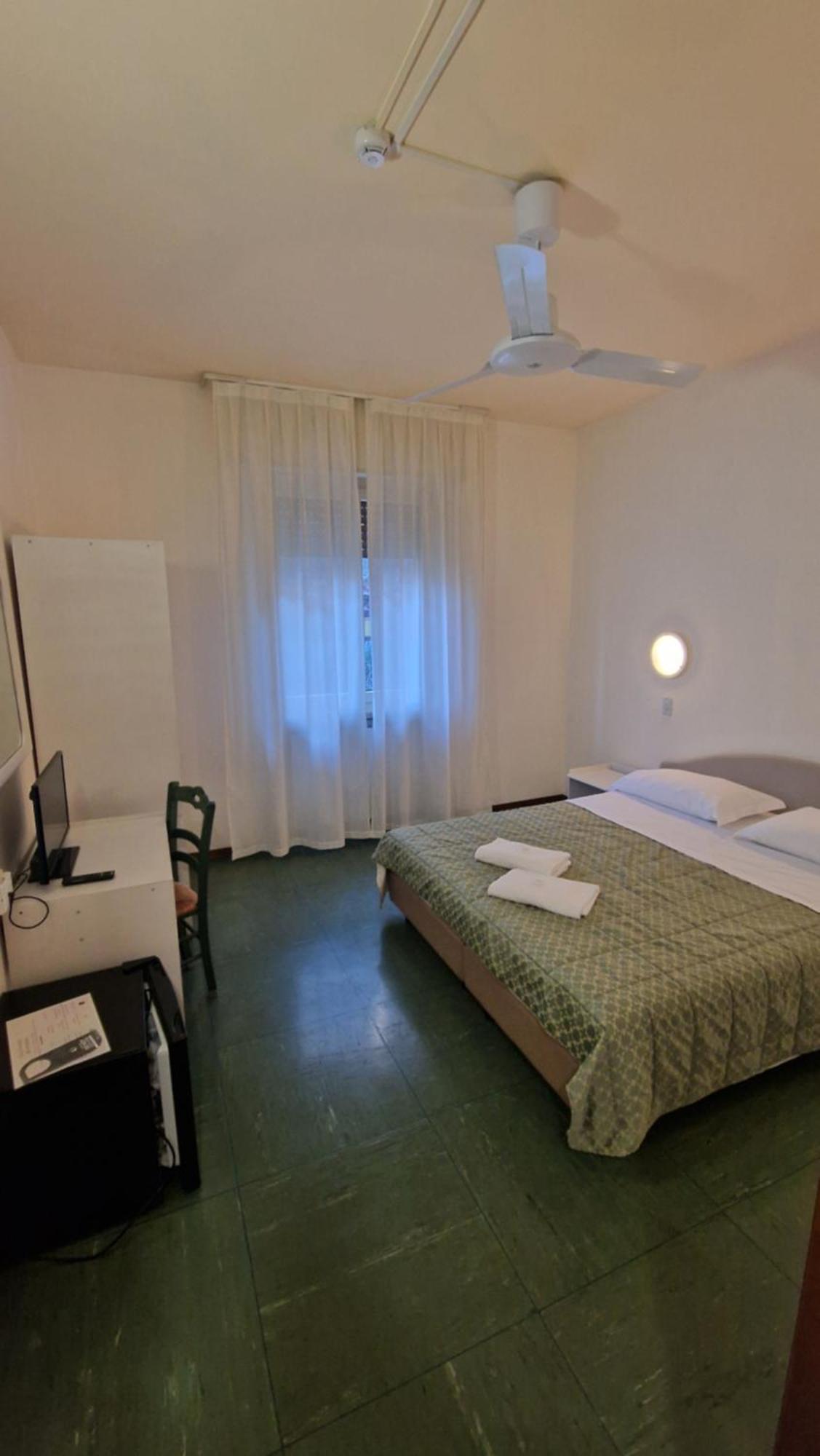 Hotel Sorriso เบรนโซเน ซูล การ์ดา ภายนอก รูปภาพ